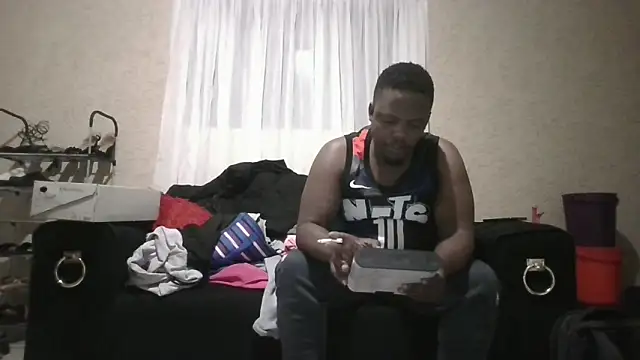 Snapshot of ThamiXX chatting on 05/13/26, 06:59 ThamiXX online show from 05/13/26, 06:59
