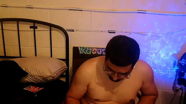 Snapshot of k1oudE chatting on 07/14/26, 02:05 k1oudE online show from 07/14/26, 02:05