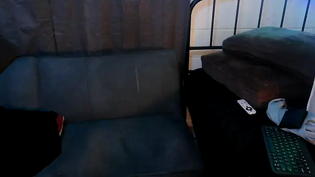 Snapshot of k1oudE chatting on 05/12/26, 05:41 k1oudE online show from 05/12/26, 05:41