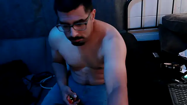 Snapshot of k1oudE chatting on 05/07/26, 04:28 k1oudE online show from 05/07/26, 04:28