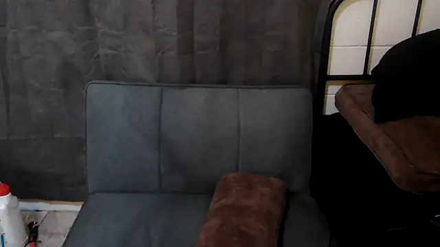 Snapshot of k1oudE chatting on 05/18/26, 01:17 k1oudE online show from 05/18/26, 01:17