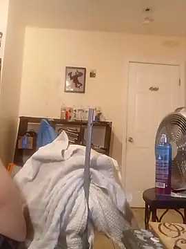 k1oudE online show from 11/18/25, 05:22