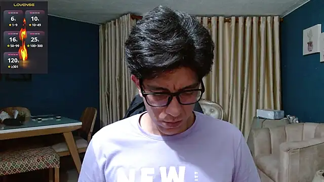 Snapshot of Noah-cock chatting on 05/29/26, 05:13 Noah-cock online show from 05/29/26, 05:13