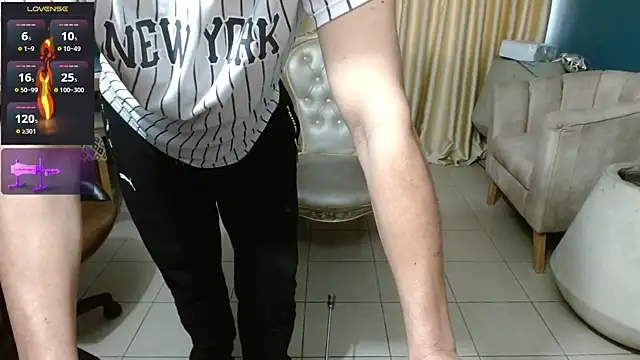 Snapshot of Noah-cock chatting on 06/12/26, 11:19 Noah-cock online show from 06/12/26, 11:19
