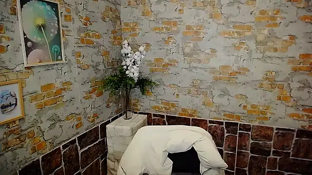 shy sabrina  online show from 03/13/25, 12:13