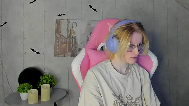 ElizabethHarpper online show from 11/05/25, 01:20