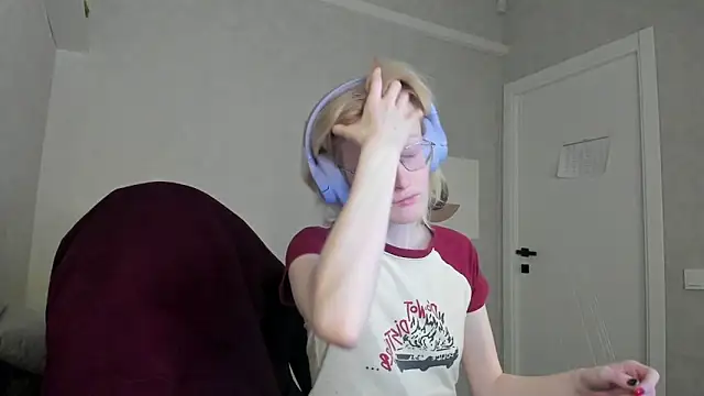 ElizabethHarpper online show from 11/13/25, 01:31