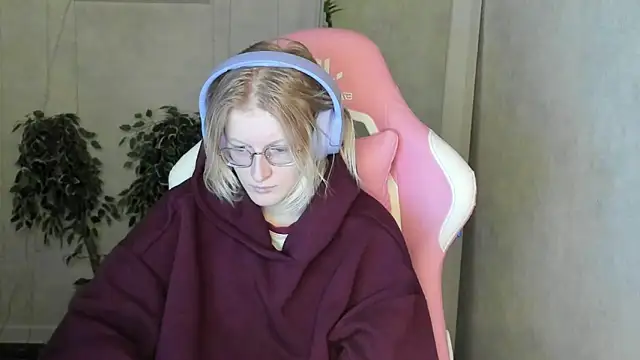 ElizabethHarpper online show from 11/27/25, 12:44