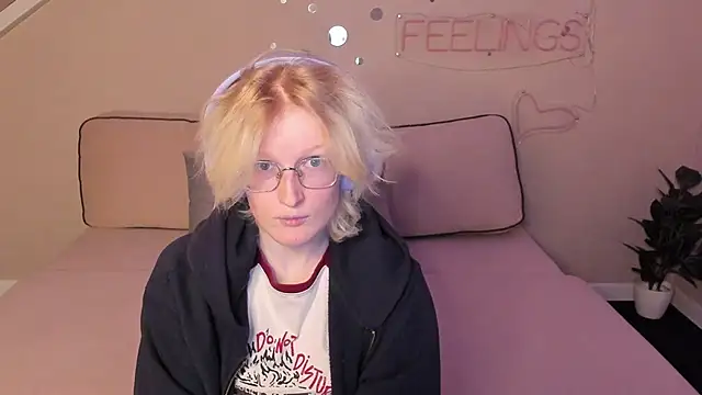 ElizabethHarpper online show from 09/10/25, 01:04