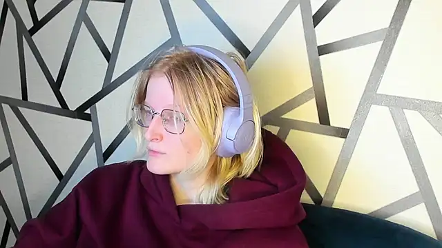 ElizabethHarpper online show from 11/26/25, 01:16