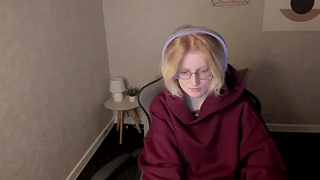 ElizabethHarpper online show from 11/22/25, 01:15