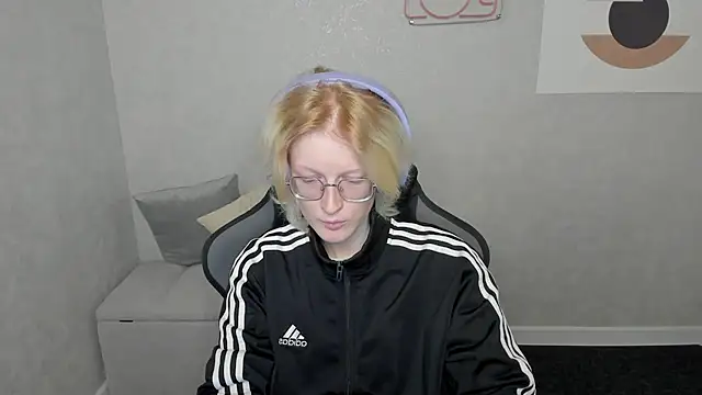 ElizabethHarpper online show from 09/11/25, 01:05