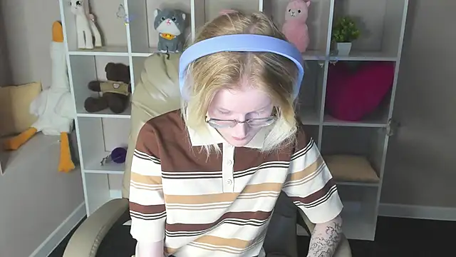 ElizabethHarpper online show from 12/17/25, 12:59