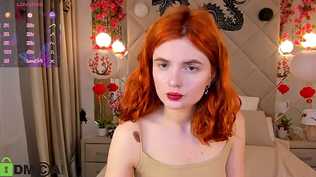 Snapshot of CharlotteMitchell chatting on 11/23/25, 09:52 CharlotteMitchell online show from 11/23/25, 09:52