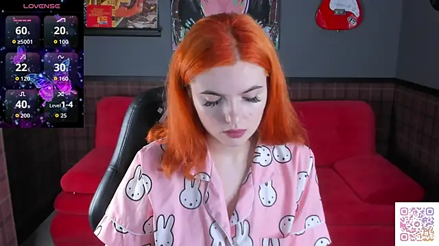 Snapshot of CharlotteMitchell chatting on 10/16/25, 12:08 CharlotteMitchell online show from 10/16/25, 12:08
