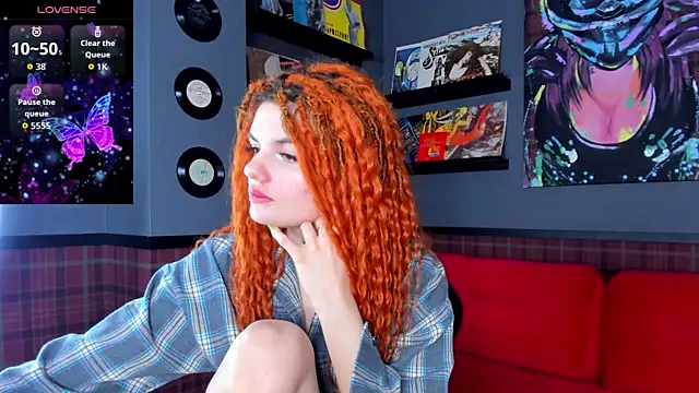 Snapshot of CharlotteMitchell chatting on 10/07/25, 12:00 CharlotteMitchell online show from 10/07/25, 12:00