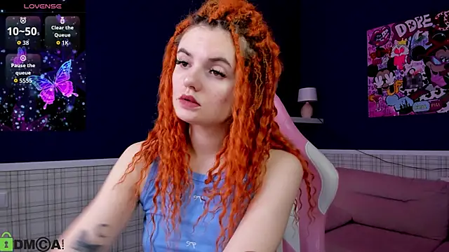 Snapshot of CharlotteMitchell chatting on 09/20/25, 12:59 CharlotteMitchell online show from 09/20/25, 12:59