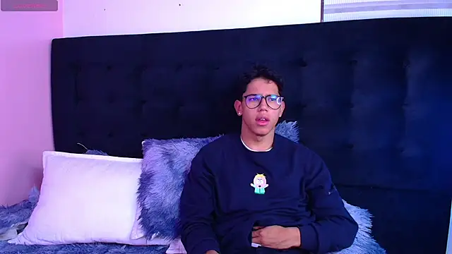 Snapshot of RyanPricee chatting on 11/30/25, 04:13 RyanPricee online show from 11/30/25, 04:13