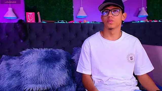 RyanPricee online show from 04/17/26, 03:53