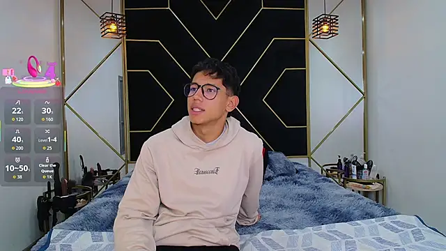 Snapshot of RyanPricee chatting on 10/30/25, 04:11 RyanPricee online show from 10/30/25, 04:11