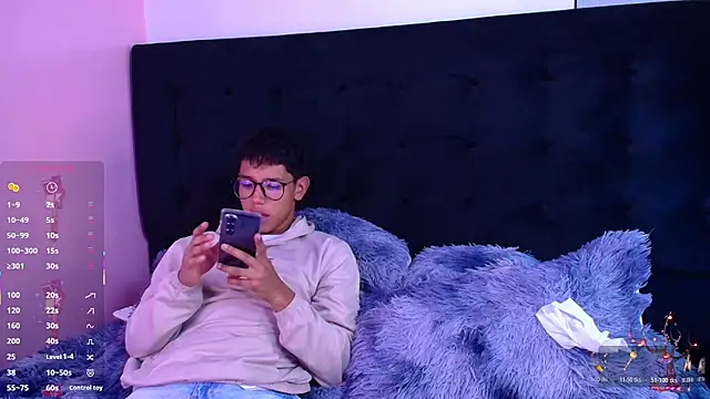 Snapshot of RyanPricee chatting on 11/26/25, 04:12 RyanPricee online show from 11/26/25, 04:12