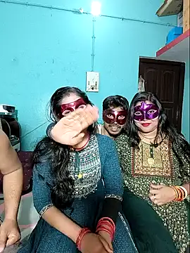 Hot muskaan online show from 03/21/25, 06:18