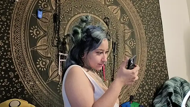 Snapshot of deluxxxeblu chatting on 12/14/25, 04:51 deluxxxeblu online show from 12/14/25, 04:51