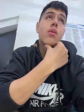 Snapshot of Angel_Khouri chatting on 02/18/26, 04:21 Angel Khouri online show from 02/18/26, 04:21