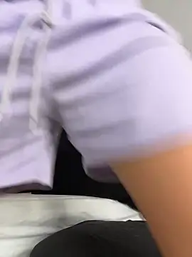 Snapshot of Angel_Khouri chatting on 01/18/26, 04:38 Angel Khouri online show from 01/18/26, 04:38