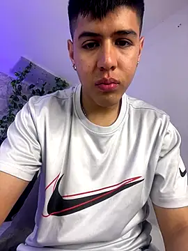 Snapshot of Angel_Khouri chatting on 10/07/25, 04:02 Angel Khouri online show from 10/07/25, 04:02