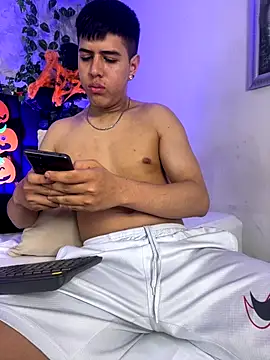 Angel Khouri online show from 10/22/25, 04:34