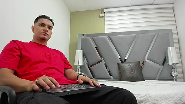 DAVID VICTORIAA online show from 05/22/26, 12:58