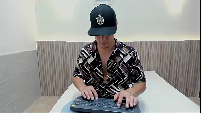 DAVID VICTORIAA online show from 03/14/25, 07:34