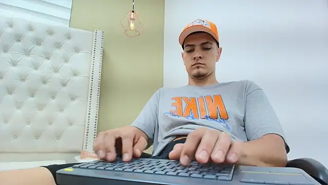 DAVID VICTORIAA online show from 01/05/26, 05:27