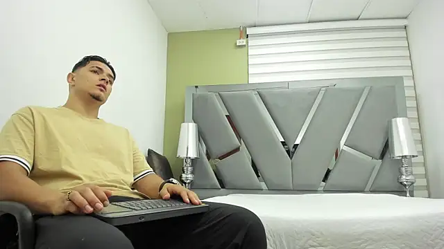 DAVID VICTORIAA online show from 05/26/26, 12:58