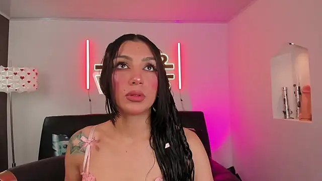 Snapshot of miss___evangeline chatting on 06/30/26, 02:33 miss evangeline online show from 06/30/26, 02:33
