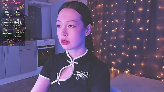 kittenrisha online show from 12/17/25, 04:39