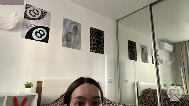 kittenrisha online show from 06/24/26, 03:32