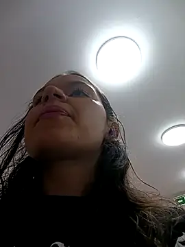 Snapshot of Danni_shy chatting on 03/04/25, 03:37 Danni shy online show from 03/04/25, 03:37