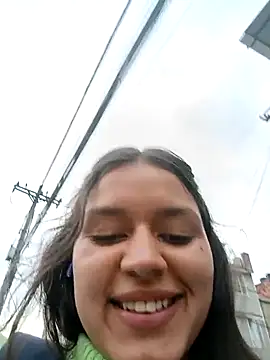 Snapshot of Danni_shy chatting on 03/04/25, 10:27 Danni shy online show from 03/04/25, 10:27