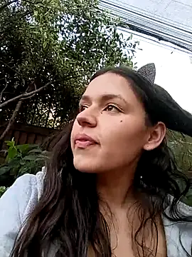 Snapshot of Danni_shy chatting on 03/13/25, 05:18 Danni shy online show from 03/13/25, 05:18