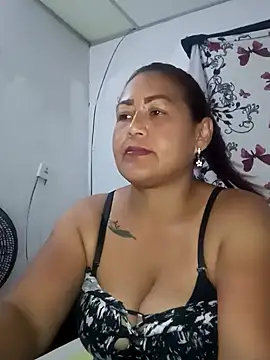 Snapshot of Abigail_BigTits chatting on 03/21/25, 02:39 Abigail BigTits online show from 03/21/25, 02:39