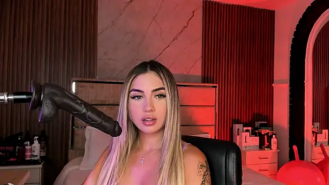 Snapshot of EmiilyHendriixx chatting on 09/16/25, 08:32 EmiilyHendriixx online show from 09/16/25, 08:32