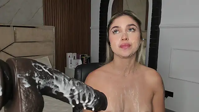 Snapshot of EmiilyHendriixx chatting on 02/07/25, 11:55 EmiilyHendriixx online show from 02/07/25, 11:55