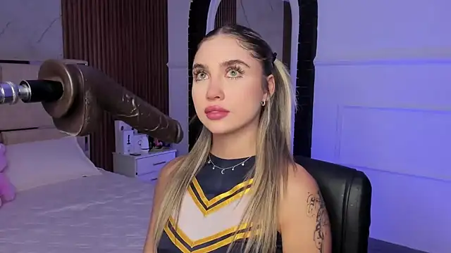 Snapshot of EmiilyHendriixx chatting on 02/12/25, 09:11 EmiilyHendriixx online show from 02/12/25, 09:11