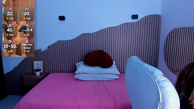 Annie kurt  online show from 11/07/25, 07:29