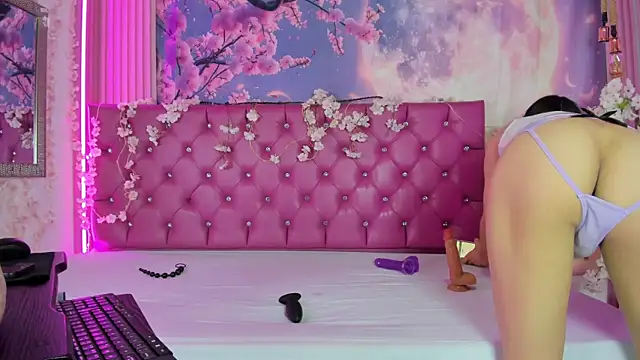 Sara Davina online show from 04/11/26, 03:03