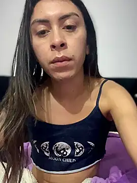 Snapshot of Sara_Davina chatting on 06/21/26, 10:43 Sara Davina online show from 06/21/26, 10:43