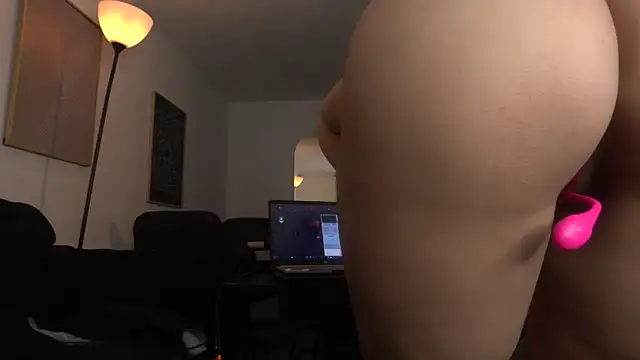 womantall99 online show from 10/18/25, 05:59