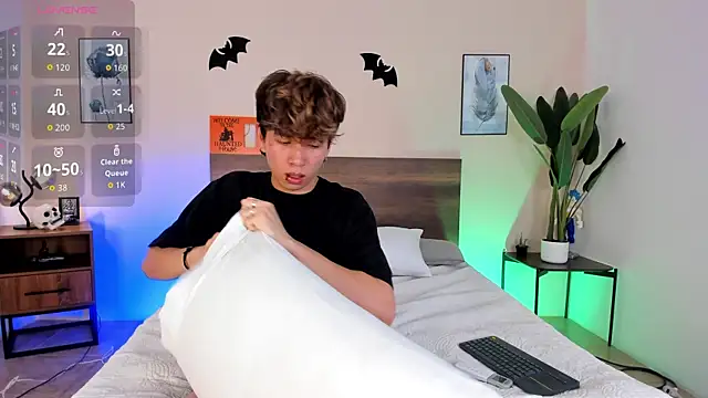 Brian-Ausslos online show from 10/19/25, 07:33